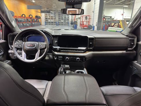 Used 2024 GMC Sierra 1500 Elevation w/ Elevation Premium Package image 4