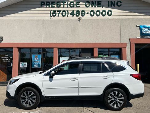 Used 2016 Subaru Outback 2.5i Limited AWD/4WD image 2