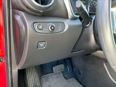 Used 2021 Chevrolet Blazer LT FWD image 30