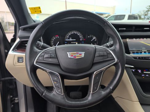 Used 2018 Cadillac XT5 Luxury w/ Driver Awareness Package image 25