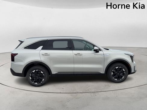 New 2026 Kia Sorento S image 3