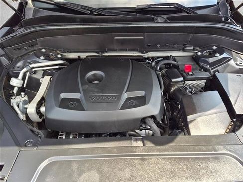 Used 2017 Volvo XC90 T6 Momentum w/ Vision Package AWD/4WD image 21