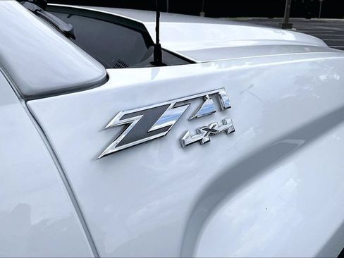 Used 2018 GMC Sierra 1500 SLT AWD/4WD image 24