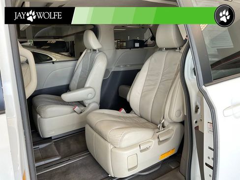Used 2011 Toyota Sienna XLE w/ Entertainment Pkg AWD/4WD image 21