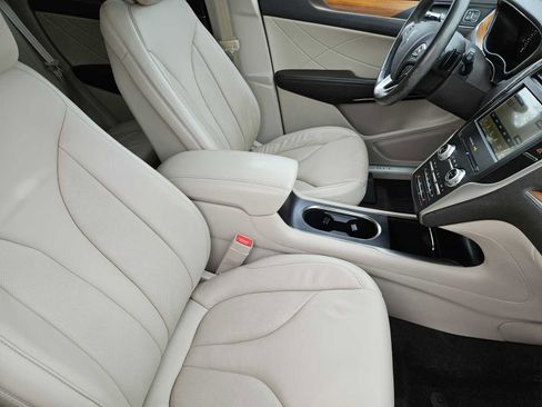 Used 2018 Lincoln MKC Select w/ Select Plus Package image 14