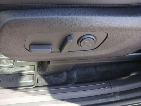 New 2026 Kia Carnival SX w/ SX Dark Edition Package FWD image 12