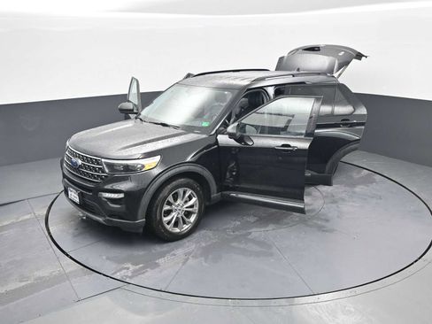 Used 2021 Ford Explorer XLT w/ Equipment Group 202A image 46