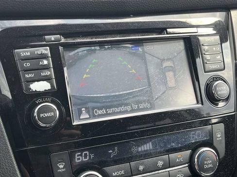 Used 2015 Nissan Rogue SV w/ SV Premium Package AWD/4WD image 31