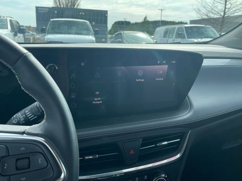 Used 2025 Buick Encore GX Preferred w/ Advanced Technology Package image 16