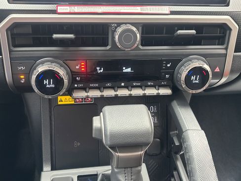 New 2026 Toyota 4Runner Limited AWD/4WD image 14