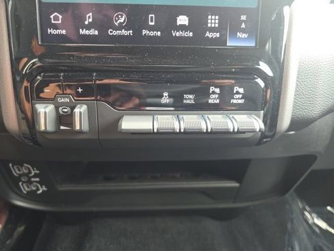 Certified 2026 RAM 2500 Big Horn AWD/4WD image 25
