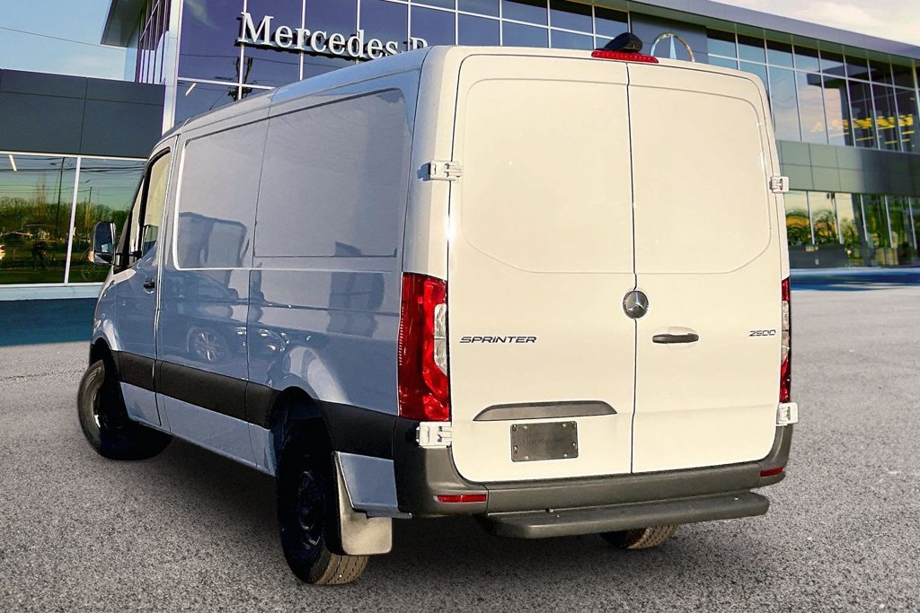 New 2027 Mercedes-Benz Sprinter 2500 image 3