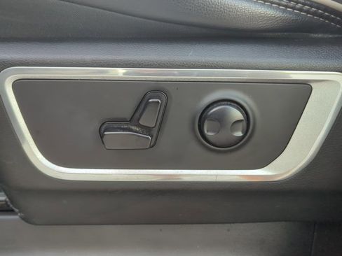 Used 2023 RAM 1500 Laramie image 9