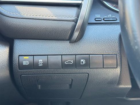 Used 2018 Toyota Camry SE w/ Moonroof Package image 26