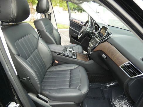 Used 2016 Mercedes-Benz GLE 350 w/ Premium Package image 26