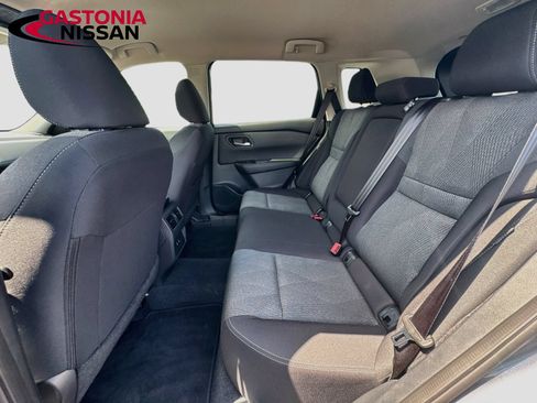Used 2025 Nissan Rogue SV AWD/4WD image 31
