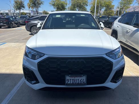 Used 2025 Audi Q5 e Premium Plus w/ Premium Plus Package AWD/4WD image 2