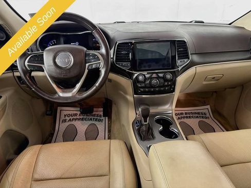 Used 2019 Jeep Grand Cherokee Overland w/ Jeep Active Safety Group AWD/4WD image 22