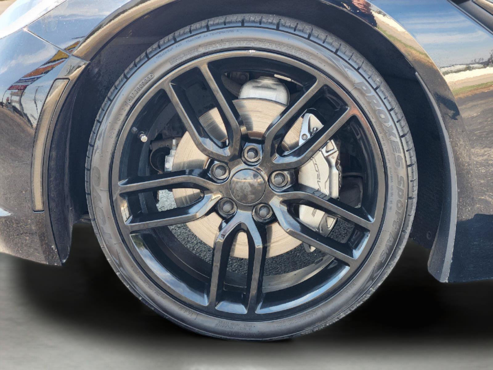 Used 2019 Chevrolet Corvette Stingray Coupe w/ 1LT RWD image 10