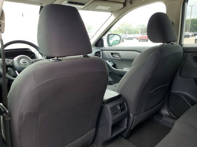 Used 2024 Nissan Rogue S AWD/4WD image 26
