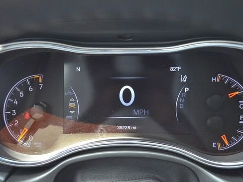 Used 2020 Jeep Grand Cherokee Limited w/ Premium Lighting Group AWD/4WD image 22