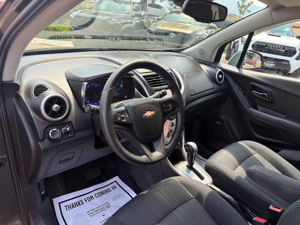 Used 2016 Chevrolet Trax LT w/ LT Sun and Sound Package AWD/4WD image 24