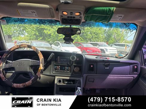 Used 2005 Chevrolet Tahoe LT w/ LT Preferred Equipment Group AWD/4WD image 13