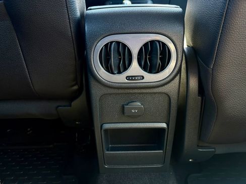 Used 2017 Volkswagen Tiguan S image 21