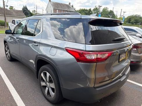 Used 2019 Chevrolet Traverse LT w/ LT Premium Package AWD/4WD image 6