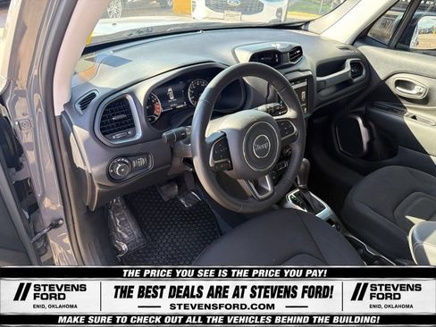 Used 2022 Jeep Renegade Latitude w/ Convenience Group AWD/4WD image 19