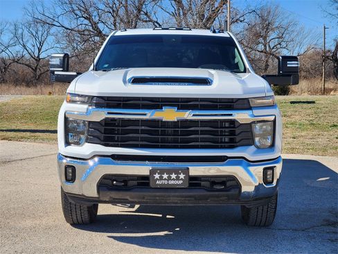 Used 2024 Chevrolet Silverado 3500 LT w/ Convenience Package image 2