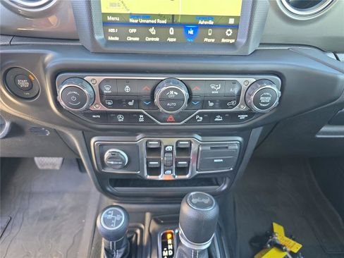 Used 2022 Jeep Wrangler Unlimited Sahara w/ LED Lighting Group image 29