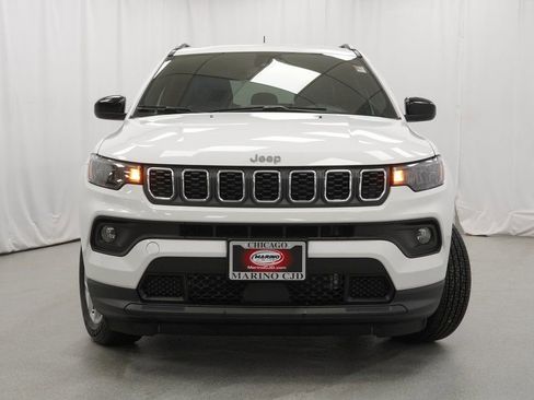 Certified 2025 Jeep Compass Latitude image 8