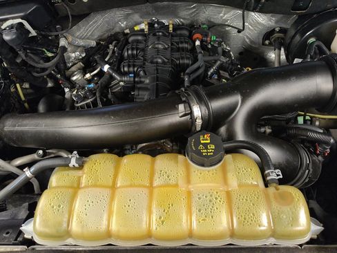 Used 2021 Ford Expedition XLT RWD image 30