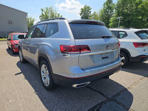 Used 2023 Volkswagen Atlas SE w/ Panoramic Sunroof Package AWD/4WD image 3