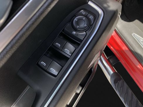 Used 2022 Chevrolet Silverado 1500 LT w/ Z71 Off-Road Package AWD/4WD image 18