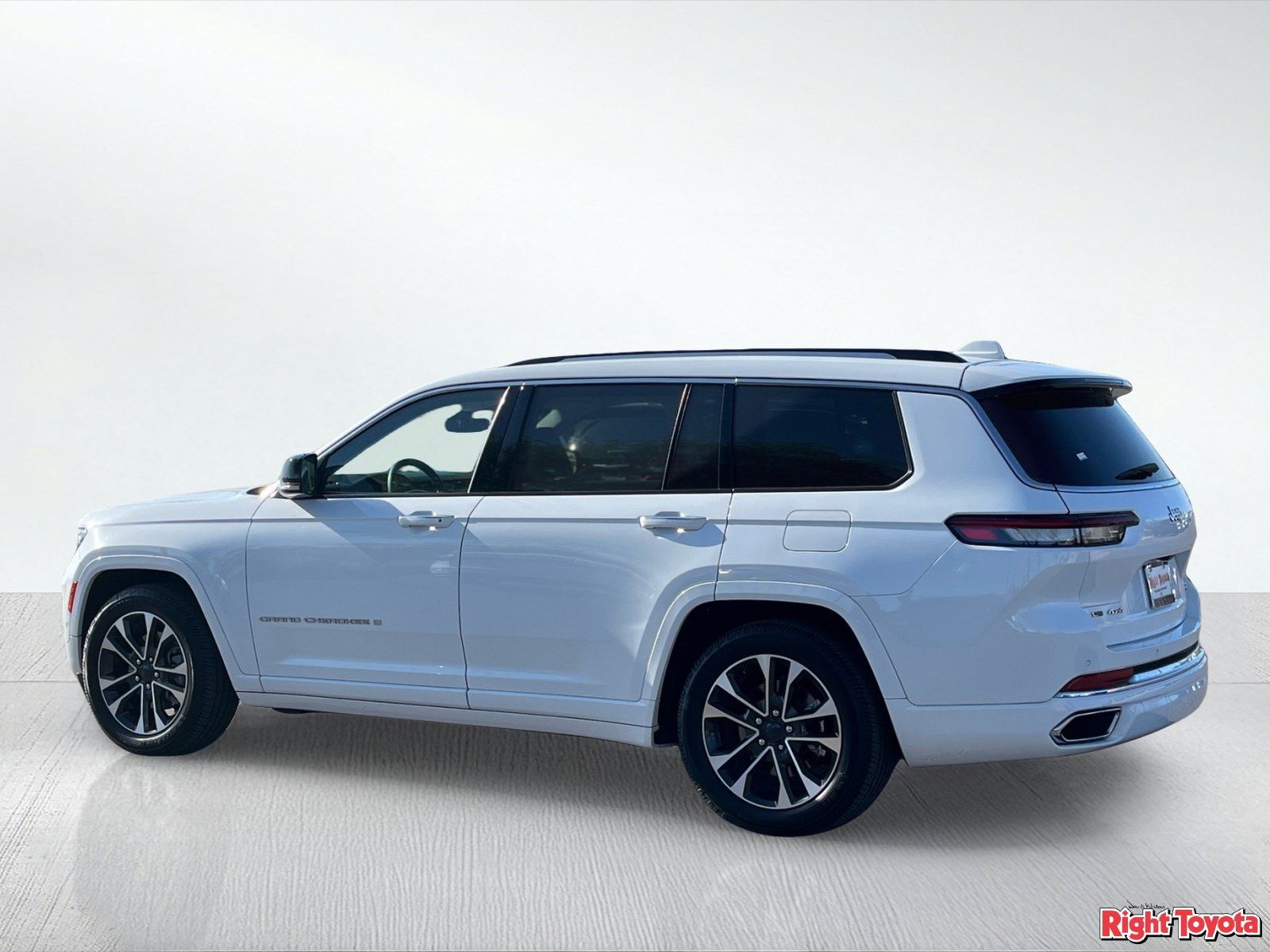 Used 2023 Jeep Grand Cherokee L Overland AWD/4WD image 4