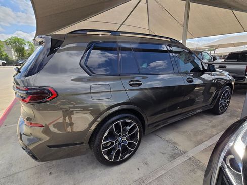 Used 2024 BMW X7 xDrive40i w/ M Sport Package AWD/4WD image 7