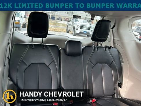 Used 2024 Chrysler Pacifica Touring-L image 51