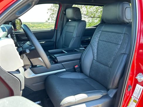 Used 2025 Toyota Tundra Limited w/ TRD Off-Road Package image 15