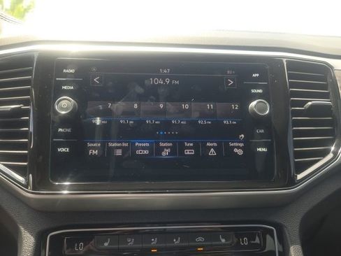 Used 2023 Volkswagen Atlas Cross Sport SE w/ Black Wheel Package AWD/4WD image 33