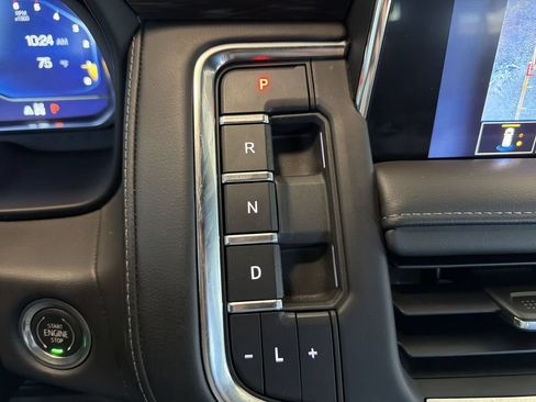 Certified 2022 Chevrolet Tahoe LT w/ LT Signature Plus Package AWD/4WD image 17