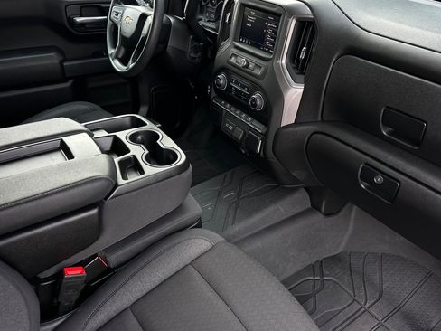 Used 2024 Chevrolet Silverado 1500 Custom image 19
