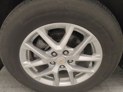 Used 2023 Chevrolet Equinox LT image 31