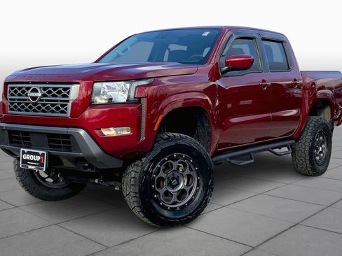 Used 2022 Nissan Frontier SV image 2