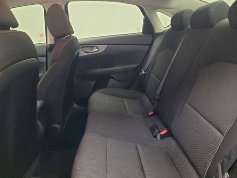 Used 2019 Kia Forte LXS FWD image 18