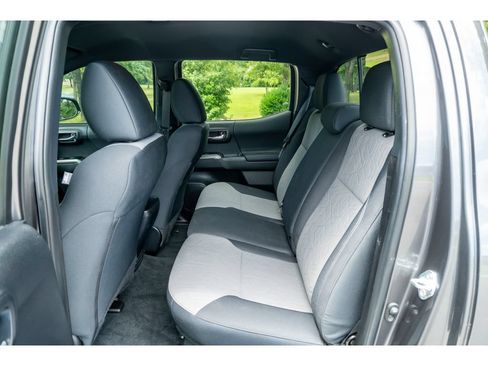 Used 2023 Toyota Tacoma TRD Off-Road w/ Technology Package AWD/4WD image 14