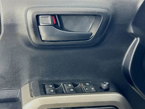 Used 2022 Toyota Tacoma SR5 image 21