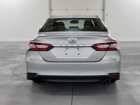 Used 2020 Toyota Camry XLE FWD image 7
