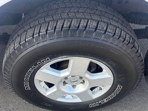 Used 2007 Nissan Frontier SE w/ SE Value Truck Pkg image 8